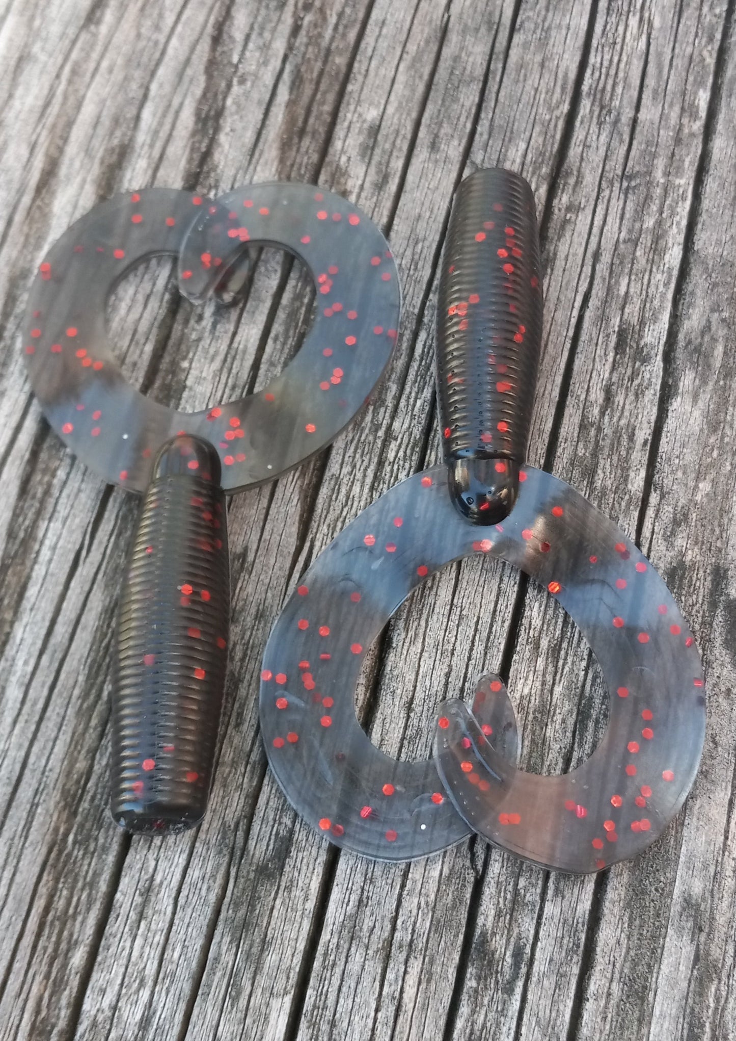 Black w/ Red Flake Twin Tail Grub