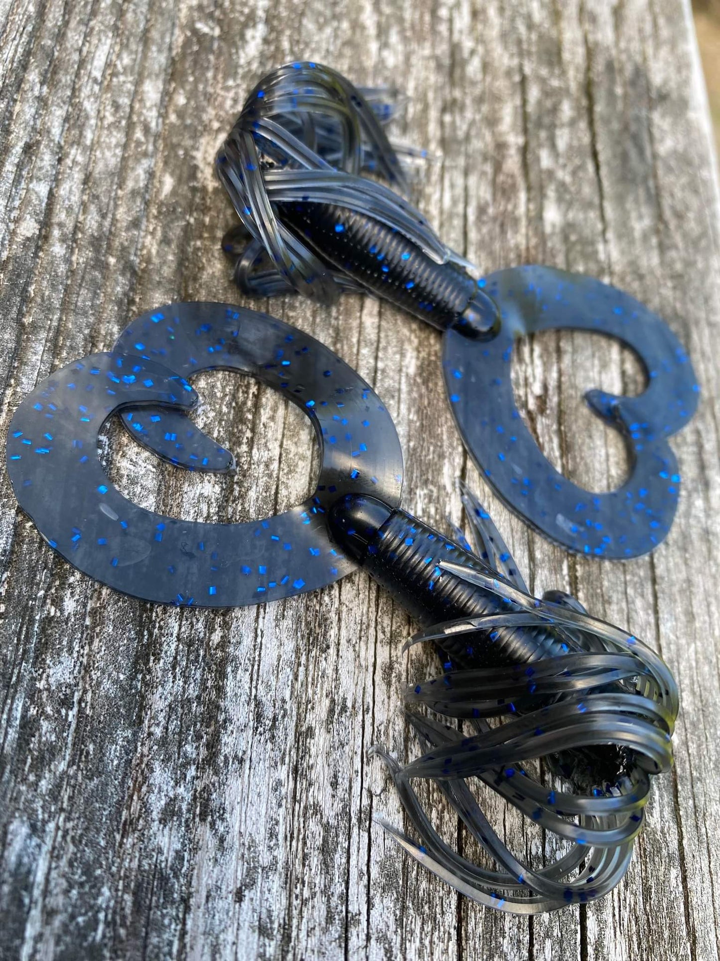 Black w/Blue Flake Twin Tail Grub